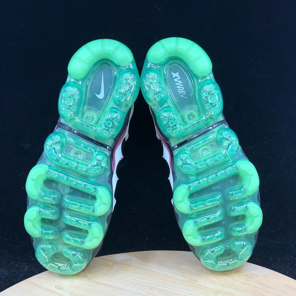 NEW Nike Air Vapormax Plus -Black Green Hyper Pink - DM8121-001 Men’s US Size 7 - Picture 8 of 9